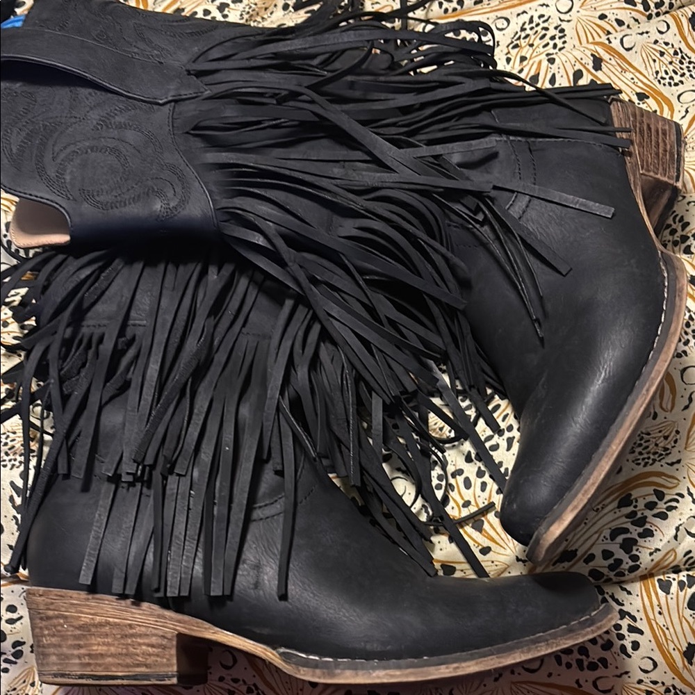 Roper Black Ankle Boots with Lace-Up Design